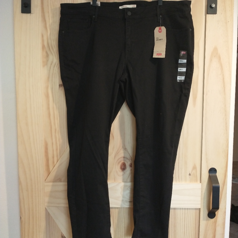 NWT Levi's 711 Black Jeans